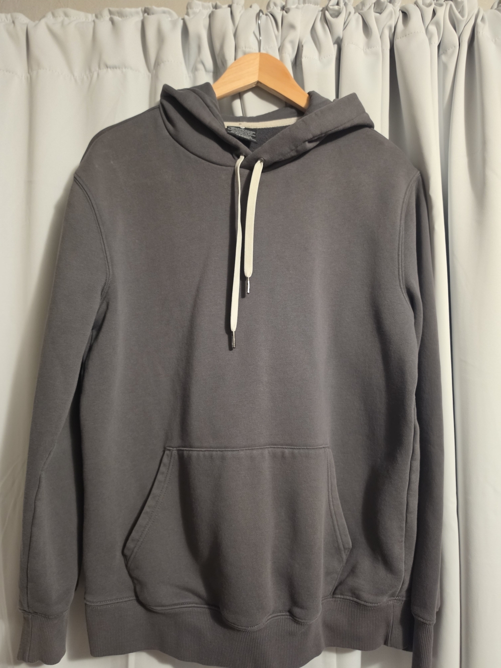 True Classic Men's Gray Hoodie Sweatshirt